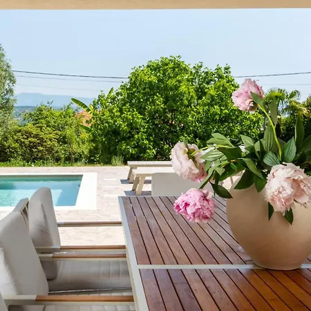 Villa Casa Il Giardino Segreto By Guide *